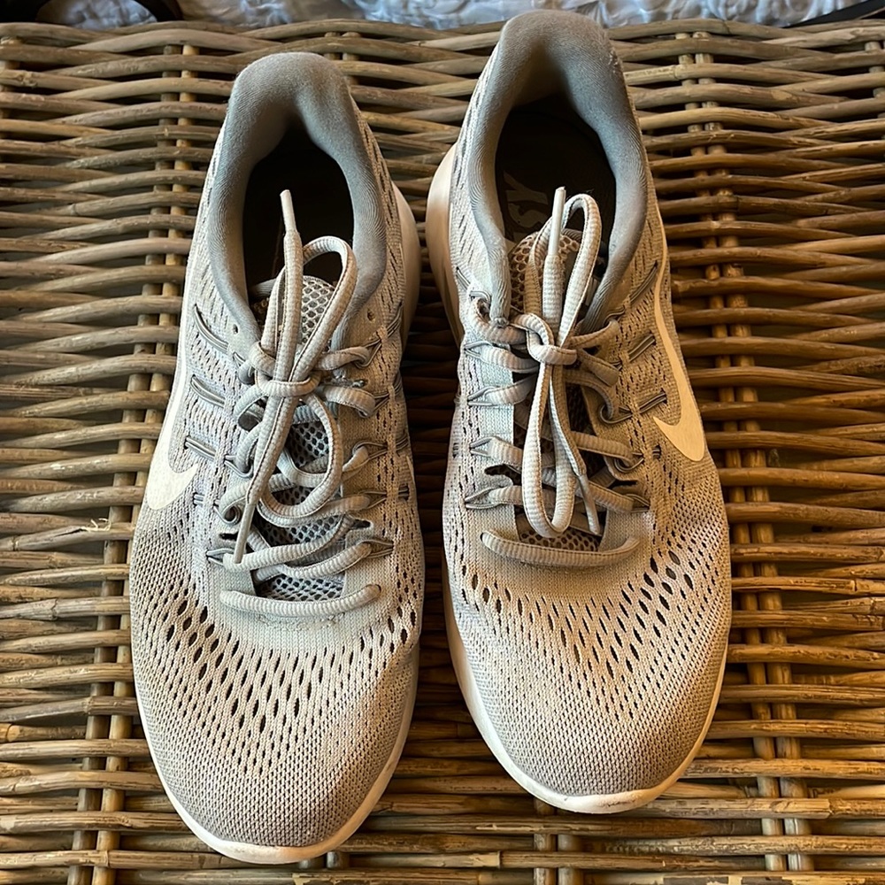Nike run easy